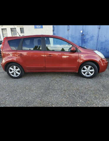 Красный Ниссан Ноут, объемом двигателя 1.6 л и пробегом 232 тыс. км за 5250 $, фото 1 на Automoto.ua