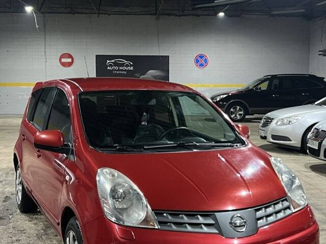 Червоний Ніссан Ноут, об'ємом двигуна 1.6 л та пробігом 180 тис. км за 6500 $, фото 1 на Automoto.ua