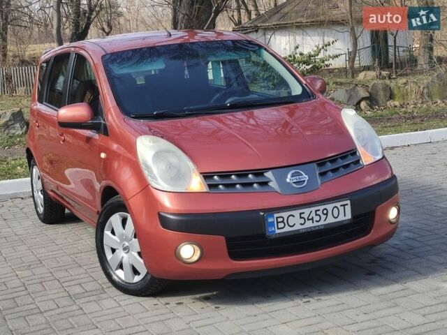 Красный Ниссан Ноут, объемом двигателя 1.5 л и пробегом 264 тыс. км за 4499 $, фото 1 на Automoto.ua