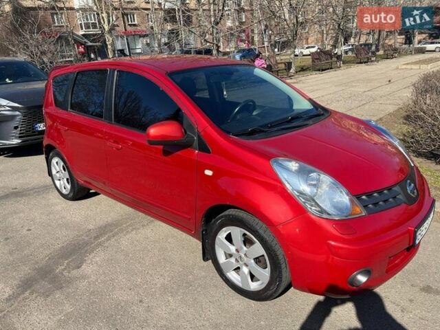 Червоний Ніссан Ноут, об'ємом двигуна 1.6 л та пробігом 117 тис. км за 6100 $, фото 1 на Automoto.ua