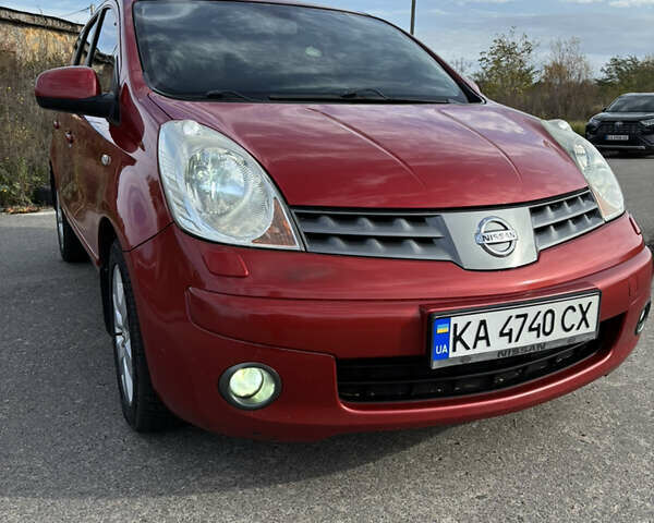 Ниссан Ноут 2008 в Киеве на Automoto.ua Красный Ниссан Ноут, объемом двигателя 1.6 л и пробегом 260 тыс. км за 5250 $, фото 1 на Automoto.ua