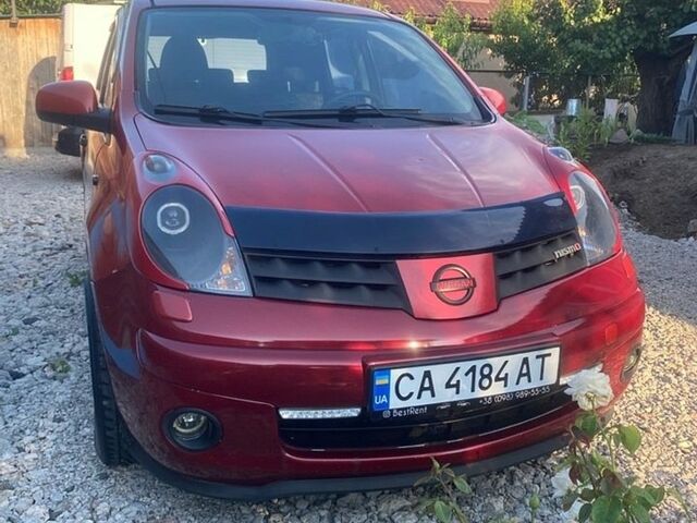 Красный Ниссан Ноут, объемом двигателя 1.4 л и пробегом 190 тыс. км за 5000 $, фото 1 на Automoto.ua