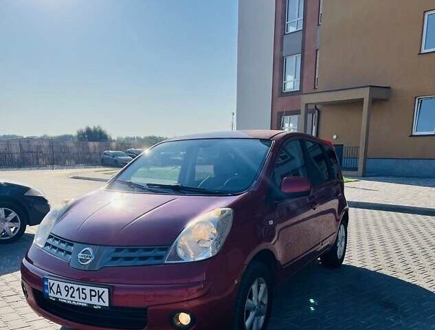 Червоний Ніссан Ноут, об'ємом двигуна 1.5 л та пробігом 235 тис. км за 4900 $, фото 1 на Automoto.ua
