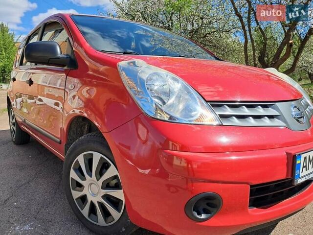 Красный Ниссан Ноут, объемом двигателя 1.39 л и пробегом 182 тыс. км за 5650 $, фото 1 на Automoto.ua