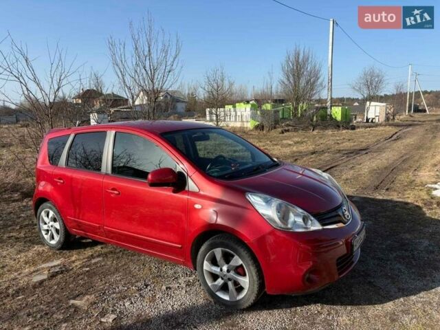 Красный Ниссан Ноут, объемом двигателя 1.4 л и пробегом 250 тыс. км за 5000 $, фото 1 на Automoto.ua