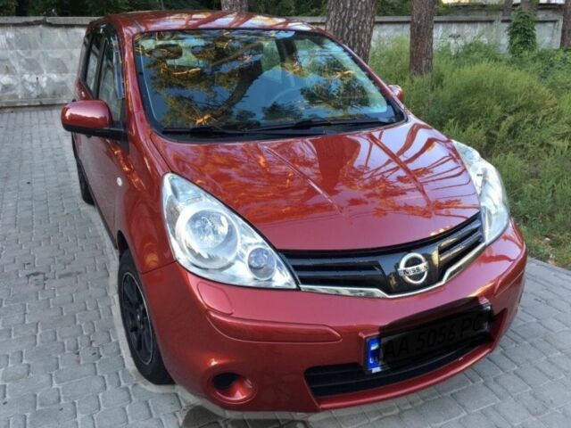 Красный Ниссан Ноут, объемом двигателя 0 л и пробегом 120 тыс. км за 9924 $, фото 1 на Automoto.ua