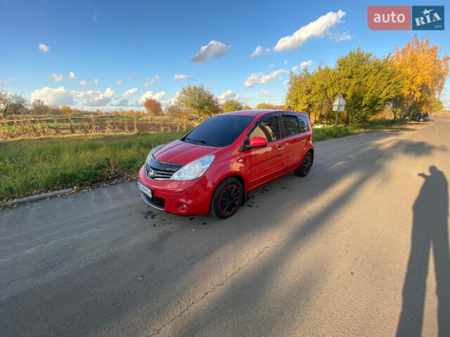 Красный Ниссан Ноут, объемом двигателя 1.5 л и пробегом 358 тыс. км за 7500 $, фото 1 на Automoto.ua