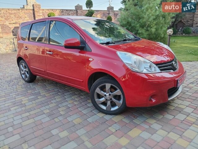 Красный Ниссан Ноут, объемом двигателя 1.6 л и пробегом 156 тыс. км за 6600 $, фото 1 на Automoto.ua