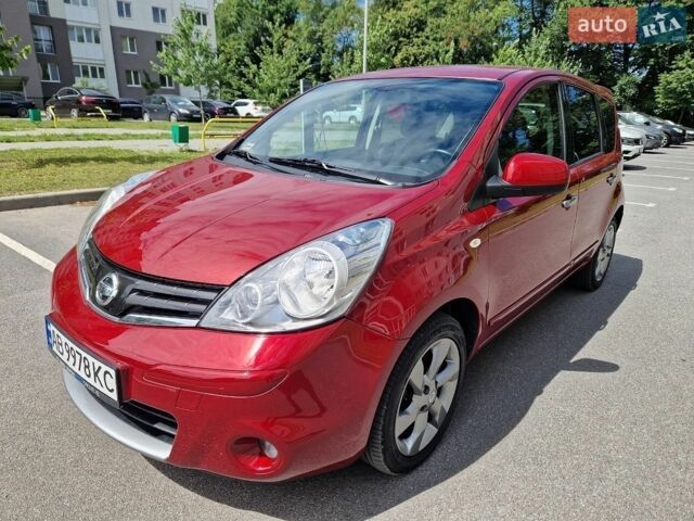 Красный Ниссан Ноут, объемом двигателя 1.6 л и пробегом 128 тыс. км за 9250 $, фото 1 на Automoto.ua