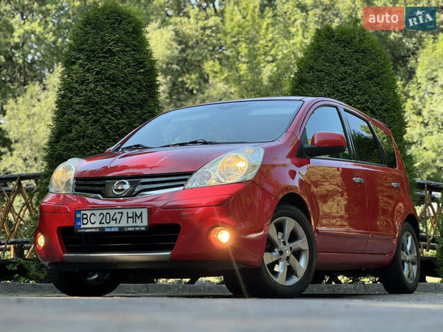 Красный Ниссан Ноут, объемом двигателя 1.6 л и пробегом 235 тыс. км за 6100 $, фото 1 на Automoto.ua