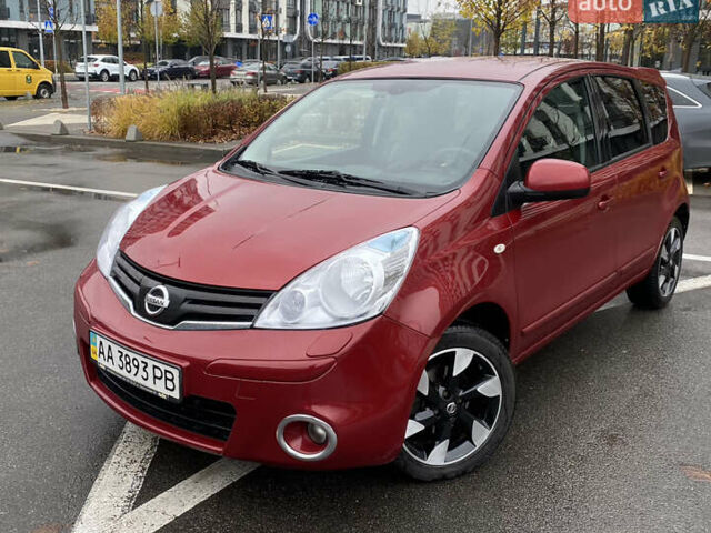 Красный Ниссан Ноут, объемом двигателя 1.6 л и пробегом 163 тыс. км за 8599 $, фото 1 на Automoto.ua