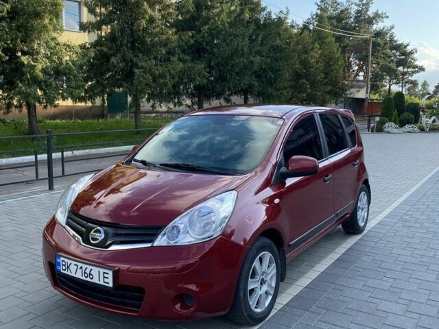Червоний Ніссан Ноут, об'ємом двигуна 1.4 л та пробігом 160 тис. км за 5900 $, фото 1 на Automoto.ua