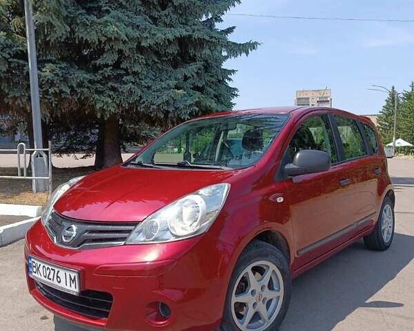 Красный Ниссан Ноут, объемом двигателя 1.5 л и пробегом 168 тыс. км за 7300 $, фото 1 на Automoto.ua