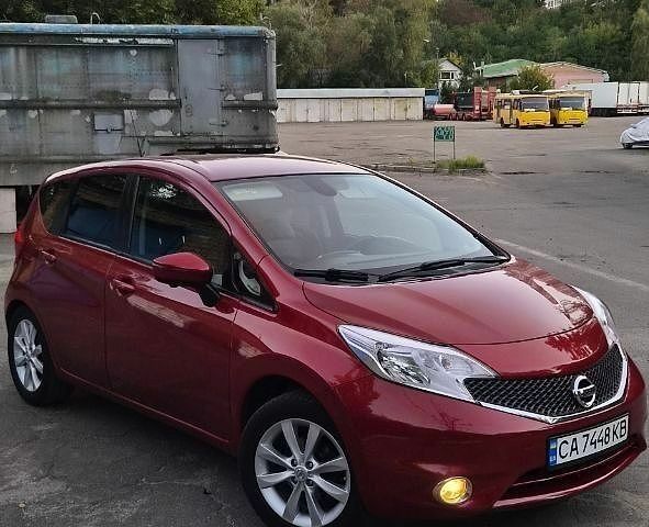 Красный Ниссан Ноут, объемом двигателя 1.5 л и пробегом 266 тыс. км за 7300 $, фото 1 на Automoto.ua