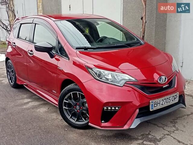 Красный Ниссан Ноут, объемом двигателя 0 л и пробегом 80 тыс. км за 15900 $, фото 1 на Automoto.ua
