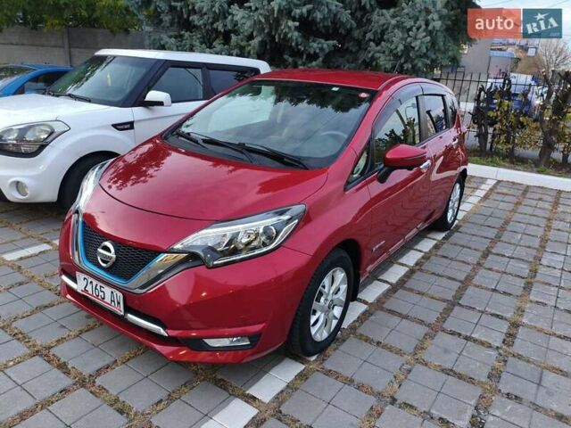 Красный Ниссан Ноут, объемом двигателя 1.2 л и пробегом 80 тыс. км за 13400 $, фото 1 на Automoto.ua