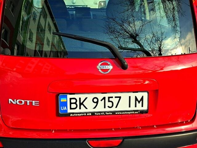 Червоний Ніссан Ноут, об'ємом двигуна 1.6 л та пробігом 227 тис. км за 5000 $, фото 1 на Automoto.ua