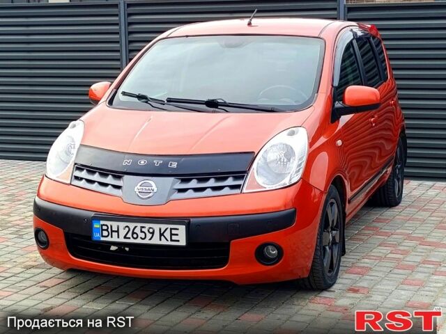 Червоний Ніссан Ноут, об'ємом двигуна 1.6 л та пробігом 185 тис. км за 4999 $, фото 1 на Automoto.ua