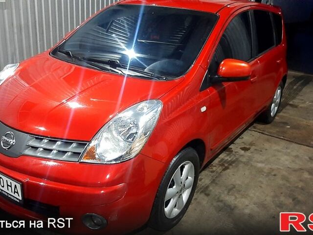 Красный Ниссан Ноут, объемом двигателя 1.4 л и пробегом 204 тыс. км за 4800 $, фото 1 на Automoto.ua