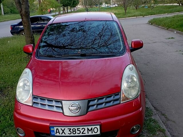 Красный Ниссан Ноут, объемом двигателя 1.6 л и пробегом 147 тыс. км за 5500 $, фото 1 на Automoto.ua