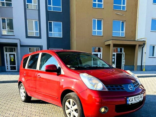 Красный Ниссан Ноут, объемом двигателя 1.5 л и пробегом 235 тыс. км за 5200 $, фото 1 на Automoto.ua