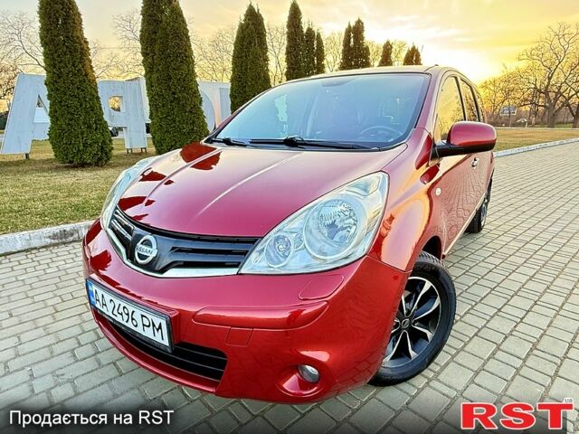 Красный Ниссан Ноут, объемом двигателя 1.6 л и пробегом 145 тыс. км за 8300 $, фото 1 на Automoto.ua