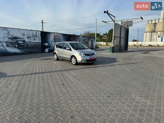 Ниссан Ноут, объемом двигателя 1.6 л и пробегом 135 тыс. км за 8199 $, фото 1 на Automoto.ua