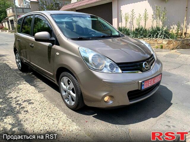 Ниссан Ноут, объемом двигателя 1.6 л и пробегом 200 тыс. км за 7700 $, фото 1 на Automoto.ua