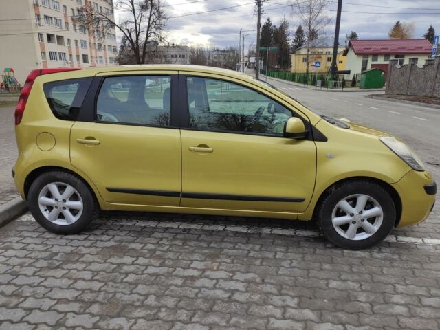 Жовтий Ніссан Ноут, об'ємом двигуна 1.4 л та пробігом 216 тис. км за 5200 $, фото 1 на Automoto.ua
