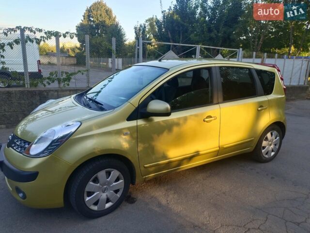 Желтый Ниссан Ноут, объемом двигателя 1.39 л и пробегом 358 тыс. км за 4300 $, фото 1 на Automoto.ua