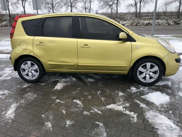 Жовтий Ніссан Ноут, об'ємом двигуна 1.6 л та пробігом 165 тис. км за 4200 $, фото 1 на Automoto.ua