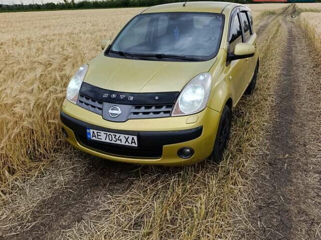Желтый Ниссан Ноут, объемом двигателя 1.39 л и пробегом 232 тыс. км за 4300 $, фото 1 на Automoto.ua
