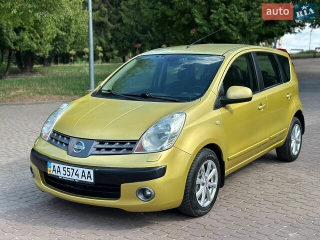 Желтый Ниссан Ноут, объемом двигателя 1.6 л и пробегом 192 тыс. км за 4400 $, фото 1 на Automoto.ua
