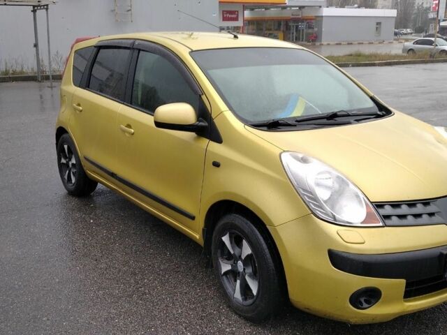Желтый Ниссан Ноут, объемом двигателя 1.4 л и пробегом 272 тыс. км за 4200 $, фото 1 на Automoto.ua
