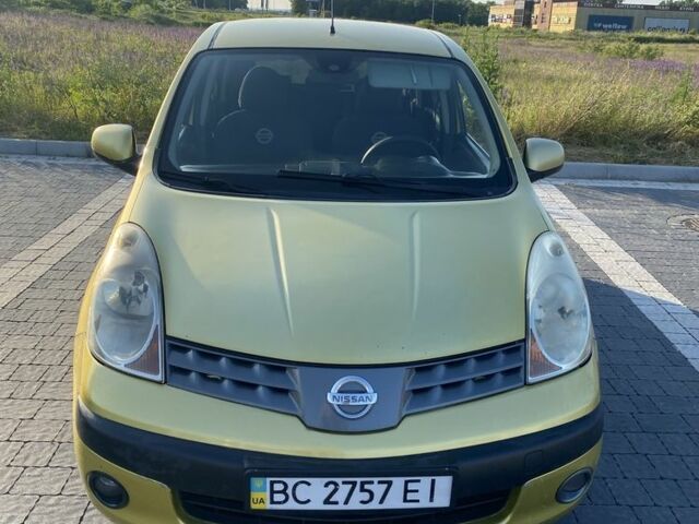 Жовтий Ніссан Ноут, об'ємом двигуна 1.6 л та пробігом 250 тис. км за 4000 $, фото 1 на Automoto.ua