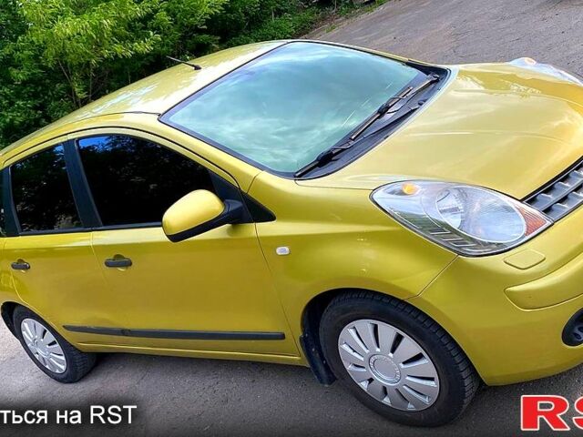 Жовтий Ніссан Ноут, об'ємом двигуна 1.6 л та пробігом 192 тис. км за 5500 $, фото 1 на Automoto.ua