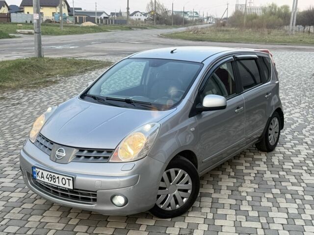 Серый Ниссан Ноут, объемом двигателя 1.6 л и пробегом 250 тыс. км за 5900 $, фото 1 на Automoto.ua