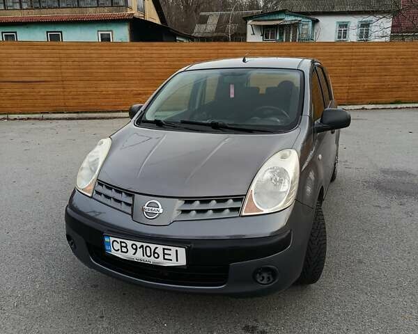 Серый Ниссан Ноут, объемом двигателя 1.4 л и пробегом 218 тыс. км за 4500 $, фото 1 на Automoto.ua
