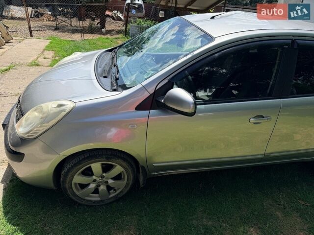 Сірий Ніссан Ноут, об'ємом двигуна 1.6 л та пробігом 248 тис. км за 3300 $, фото 1 на Automoto.ua