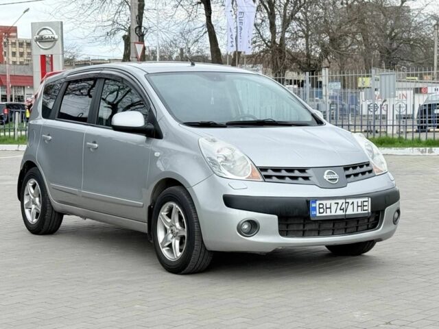 Серый Ниссан Ноут, объемом двигателя 1.6 л и пробегом 197 тыс. км за 4700 $, фото 1 на Automoto.ua