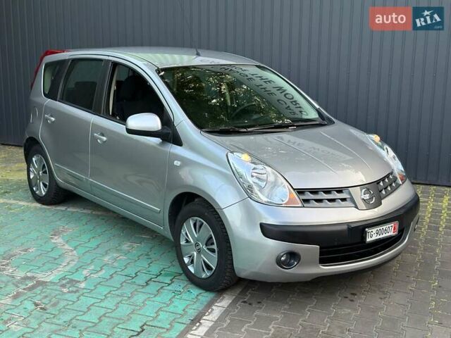 Серый Ниссан Ноут, объемом двигателя 1.6 л и пробегом 181 тыс. км за 5999 $, фото 1 на Automoto.ua