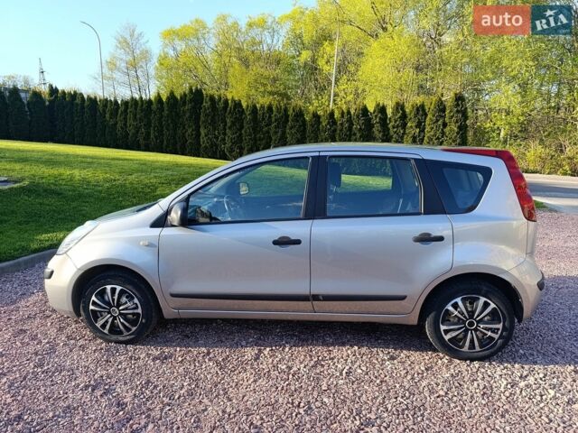Сірий Ніссан Ноут, об'ємом двигуна 1.4 л та пробігом 230 тис. км за 4000 $, фото 1 на Automoto.ua