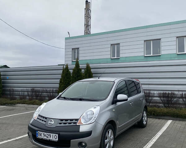 Сірий Ніссан Ноут, об'ємом двигуна 1.6 л та пробігом 214 тис. км за 5200 $, фото 1 на Automoto.ua