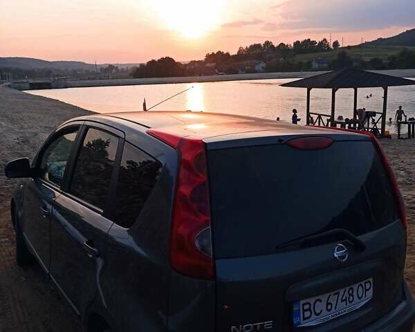 Серый Ниссан Ноут, объемом двигателя 1.6 л и пробегом 186 тыс. км за 6100 $, фото 1 на Automoto.ua