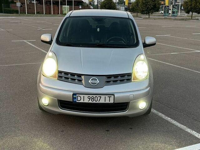 Сірий Ніссан Ноут, об'ємом двигуна 1.6 л та пробігом 216 тис. км за 6300 $, фото 1 на Automoto.ua