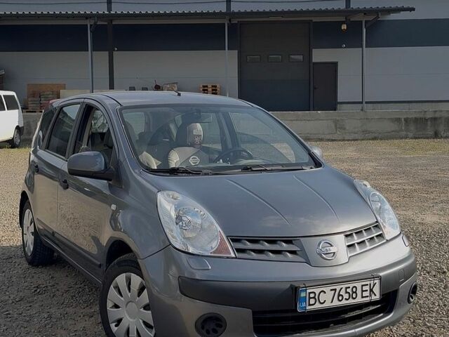 Сірий Ніссан Ноут, об'ємом двигуна 1.6 л та пробігом 238 тис. км за 4600 $, фото 1 на Automoto.ua