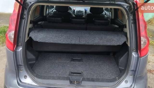 Сірий Ніссан Ноут, об'ємом двигуна 1.6 л та пробігом 218 тис. км за 5100 $, фото 1 на Automoto.ua