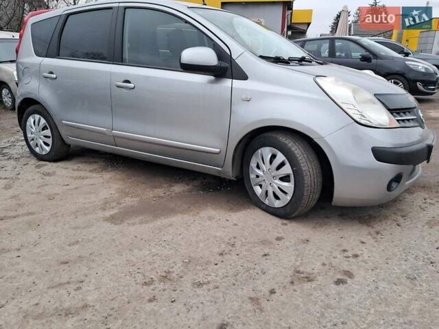 Серый Ниссан Ноут, объемом двигателя 1.5 л и пробегом 233 тыс. км за 4900 $, фото 1 на Automoto.ua