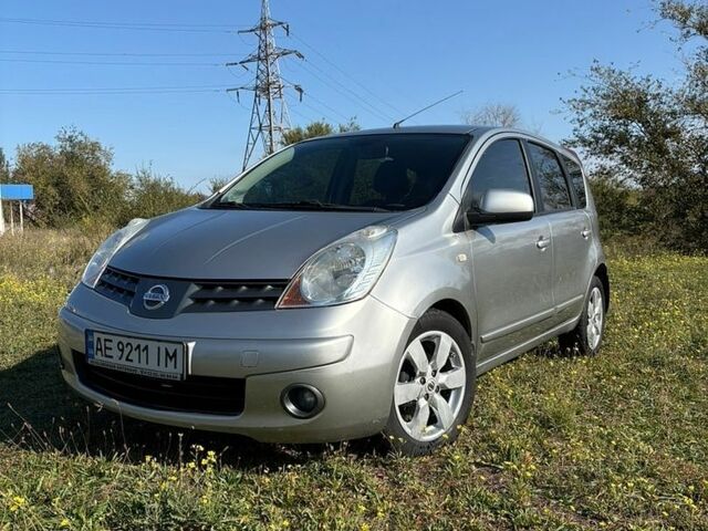 Сірий Ніссан Ноут, об'ємом двигуна 1.6 л та пробігом 195 тис. км за 5600 $, фото 1 на Automoto.ua