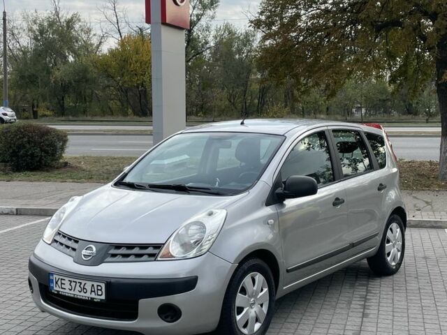 Сірий Ніссан Ноут, об'ємом двигуна 1.4 л та пробігом 170 тис. км за 4800 $, фото 1 на Automoto.ua